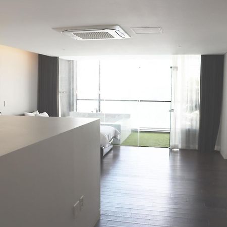 Acc Design Hotel Gwangju Metropolitan City Exterior photo