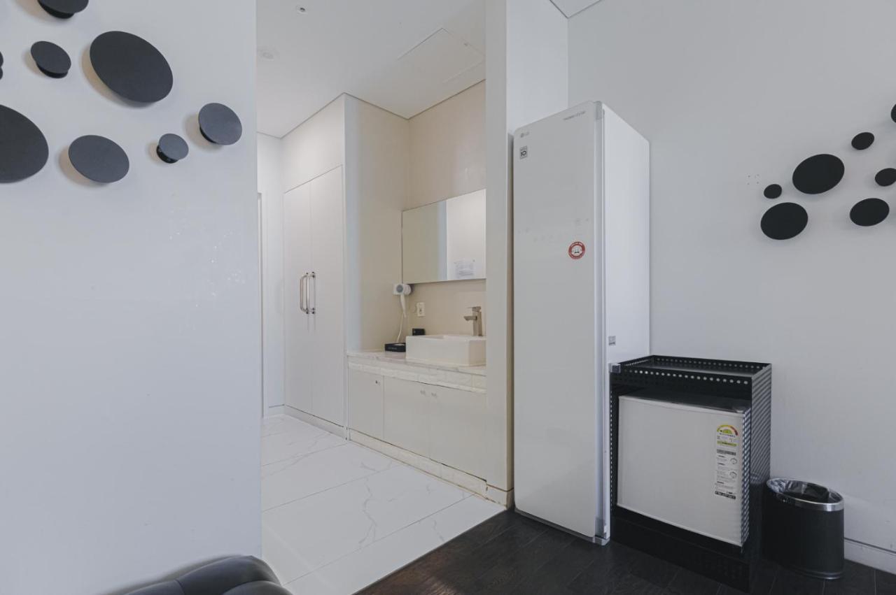 Acc Design Hotel Gwangju Metropolitan City Exterior photo