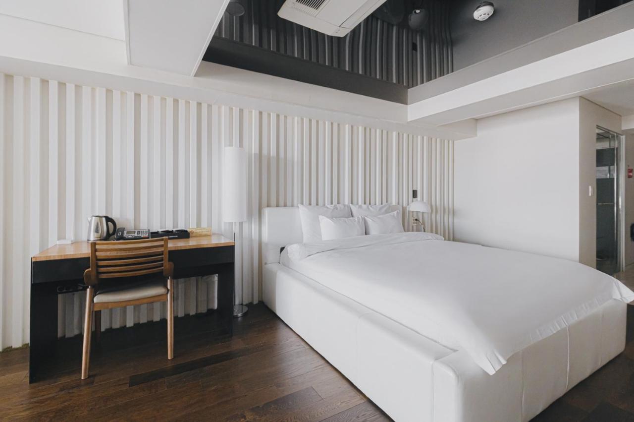 Acc Design Hotel Gwangju Metropolitan City Exterior photo