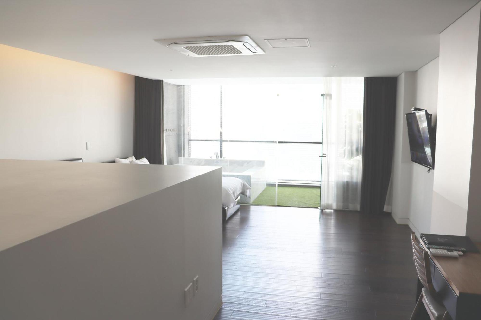 Acc Design Hotel Gwangju Metropolitan City Exterior photo